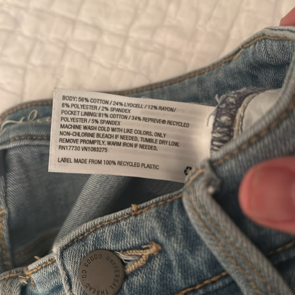 Universal Thread Blue Ankle Cropped Distressed Je… - image 6